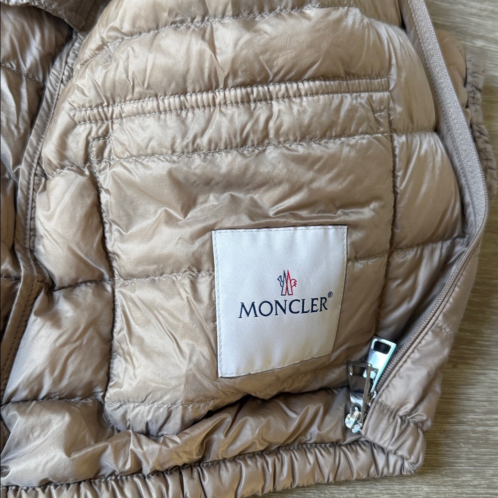 Moncler Lans Longue Saison‎ Down Jacket 100% Authentic Beige Size 6 Gently Used - Picture 5 of 8